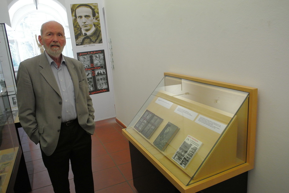 Ernst Friedrich Ausstellung im Kunstmuseum Solingen  Prof. Jörg Becker - Foto: Michael Mahlke